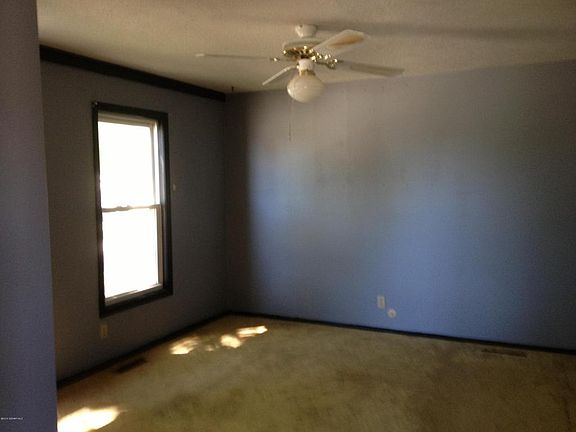 3rd image of 402 Saint Peter Ave