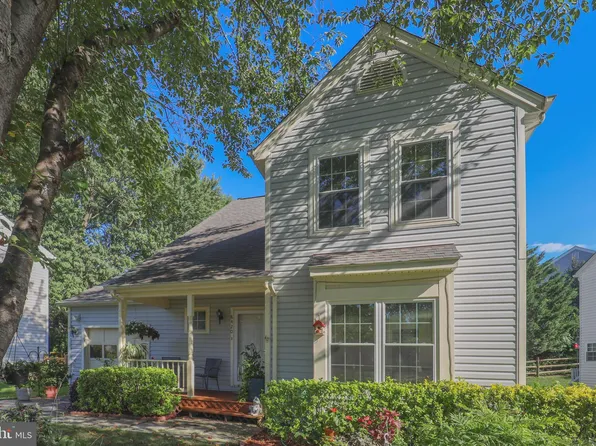 8420 Tea Rose Dr, Gaithersburg, MD 20879