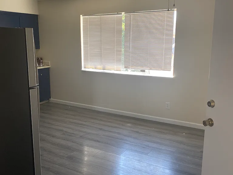 3225 Loughborough Dr — Photo 2