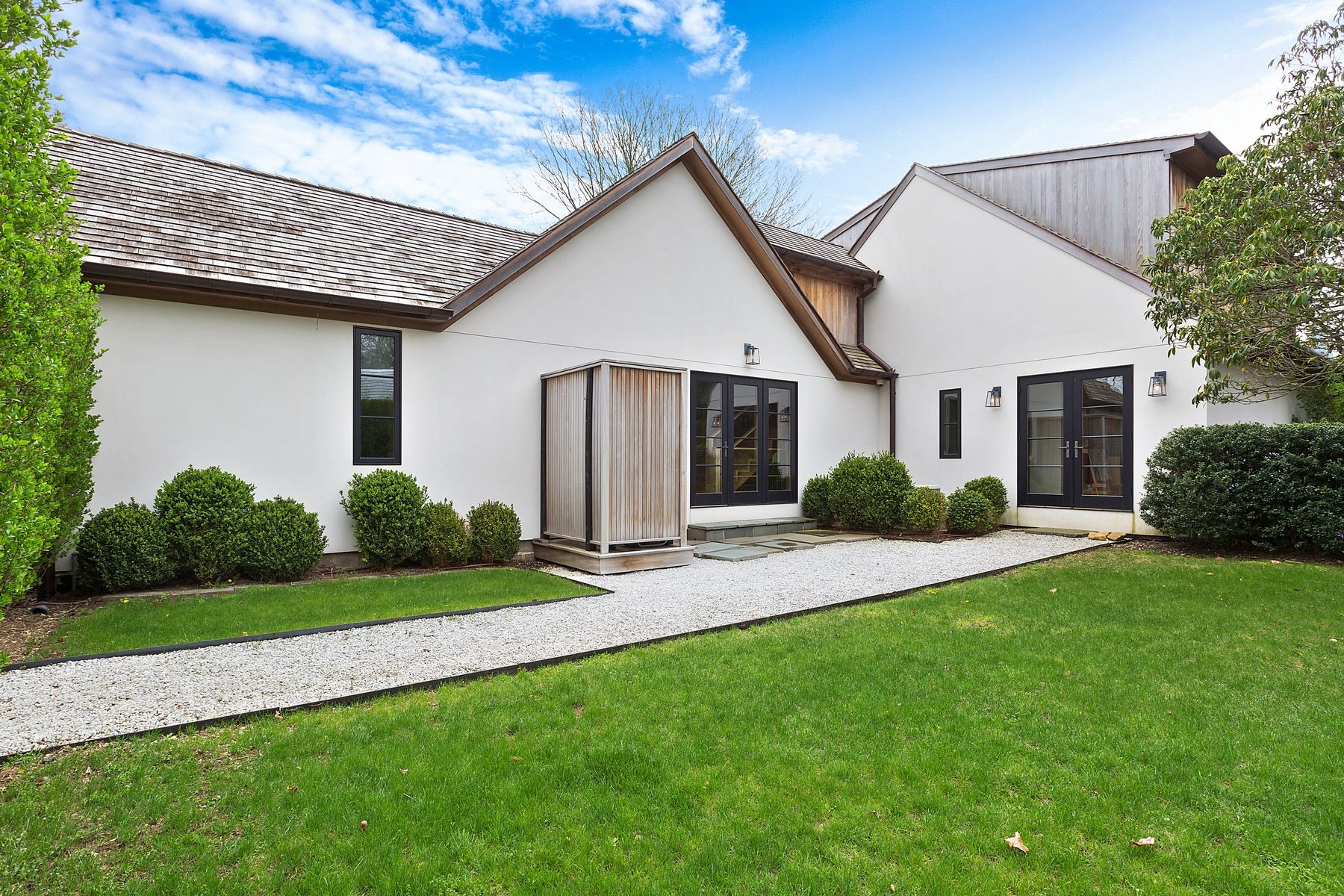 65 Mill Hill Ln in East Hampton Out East