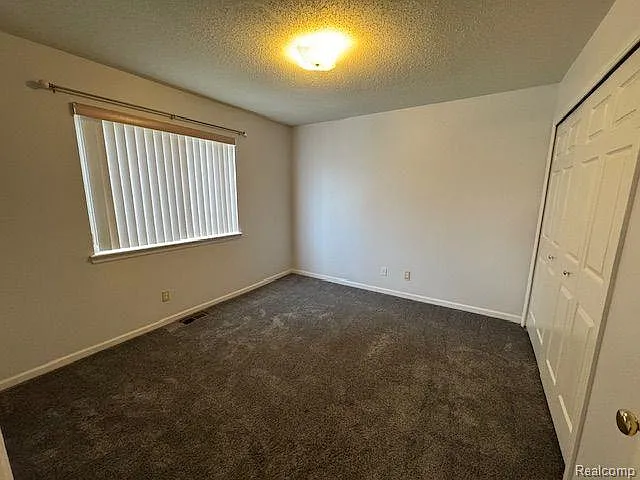 1922 Pebble Creek Dr — Photo 14