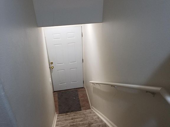 4th image of 1418 Carlyle Park Cir #1