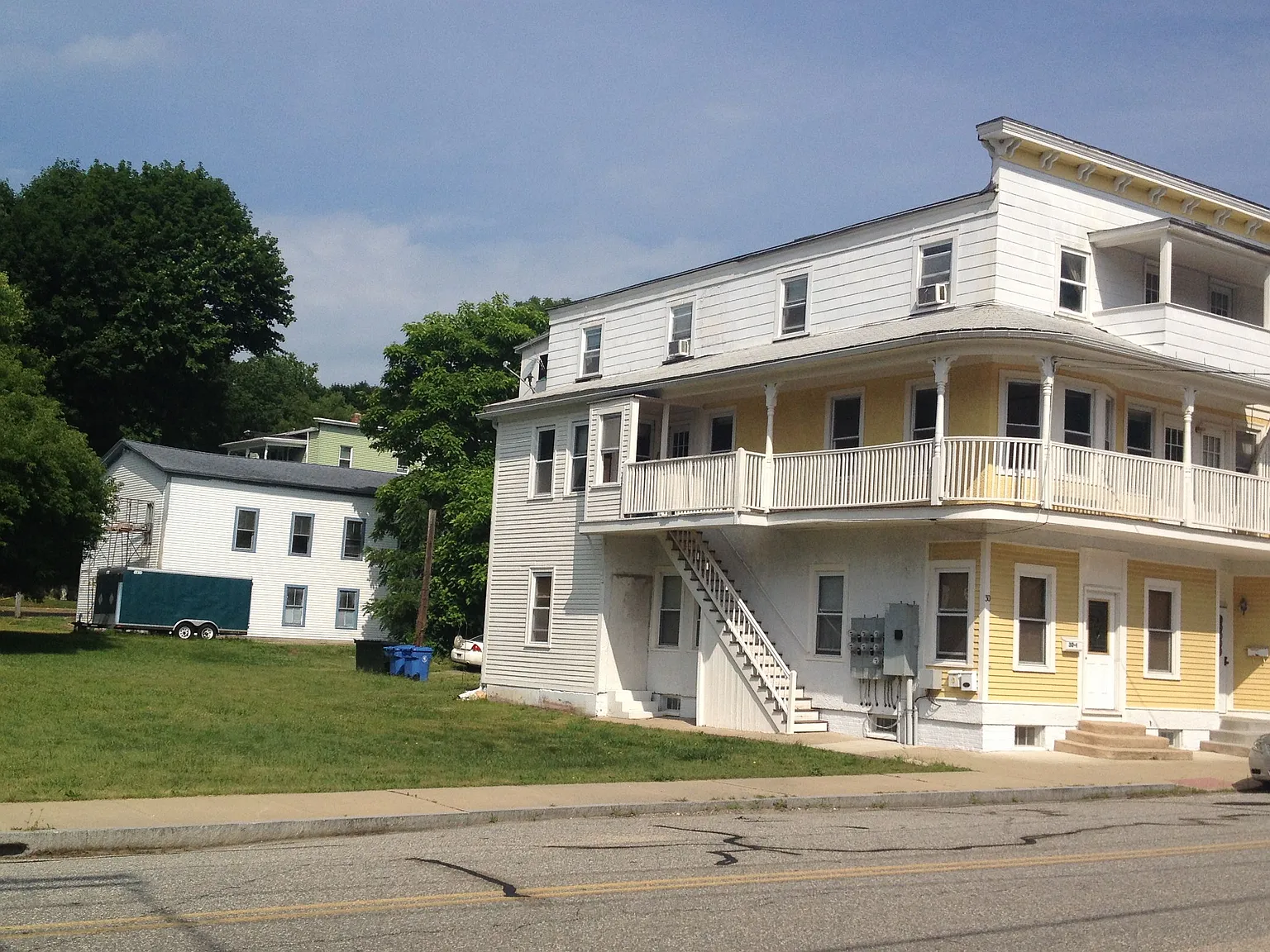 2 bed, 850 sqft, $1,575 — Photo 1
