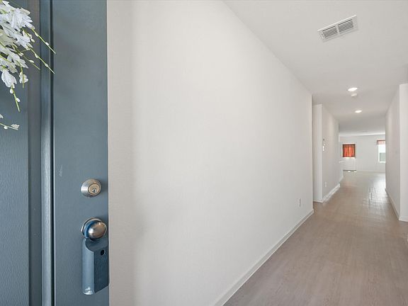 4th image of 10753 Cowhide Ln