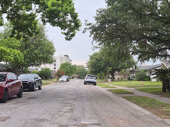 4th image of 5218 Ponderosa Ln
