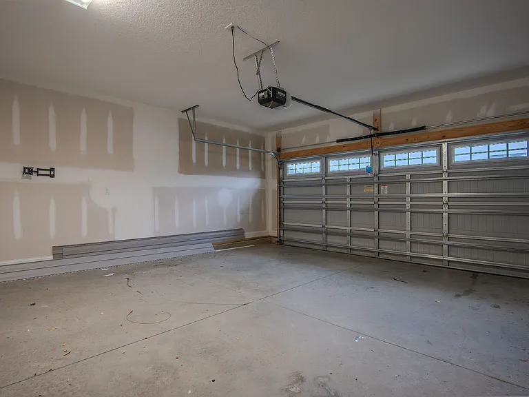 917 Uplands Ln — Photo 41