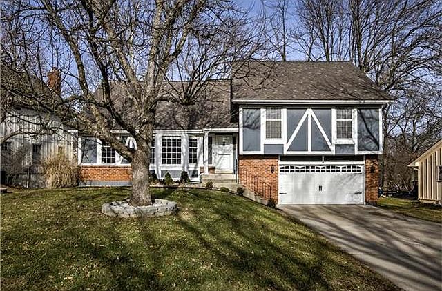 1st image of 3720 NE Beechwood Dr