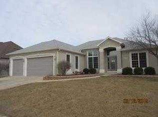 871 Sunrise Dr, South Elgin, IL 60177