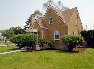 107 S McLean Blvd, Elgin, IL 60123