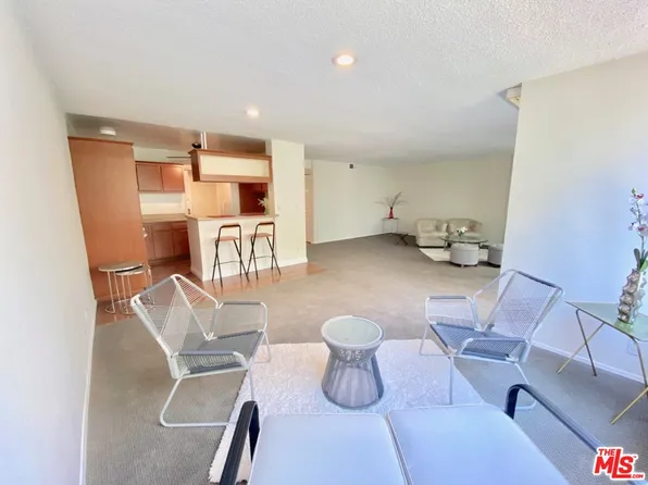 6555 Green Valley Cir Unit 211, Culver City, CA 90230