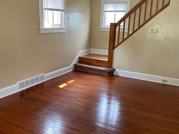 4th image of 922 Orchard Ave