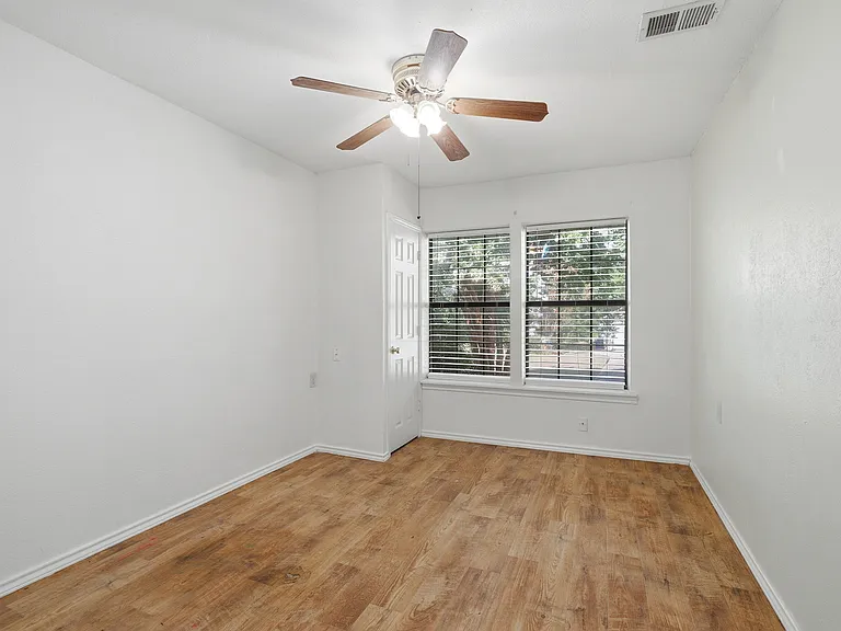 999 W Forest Grove Rd — Photo 19