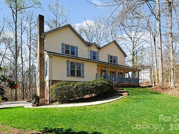 2nd image of 8606 Wellington Ln