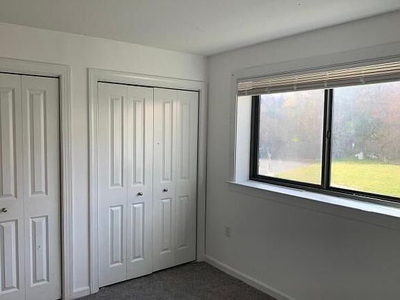 Master Bedroom (unstaged)