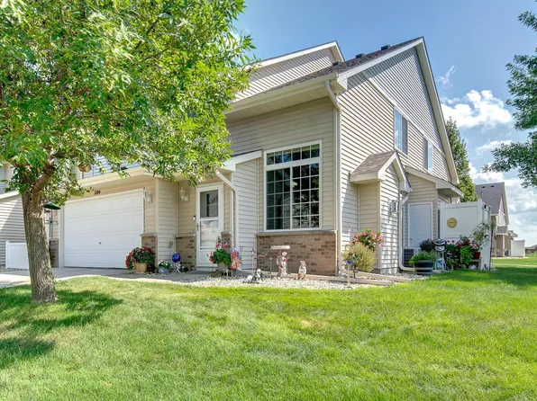 1104 Whisper St NW, New Prague, MN 56071