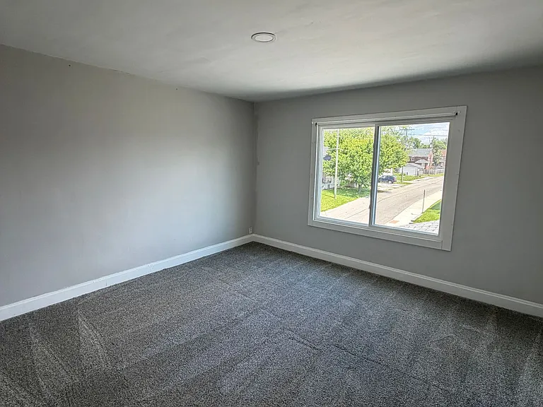 1249 Oakwood Ave — Photo 17