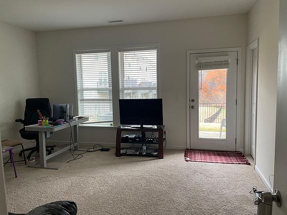 Entertainment room / office room/ kids play room