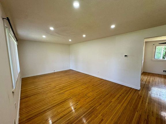 4th image of 77 Dikeman Rd