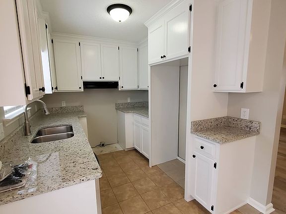 3rd image of 2882 Copeland Rd