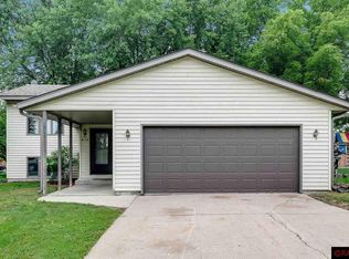 414 2nd St SW, Montgomery, MN 56069