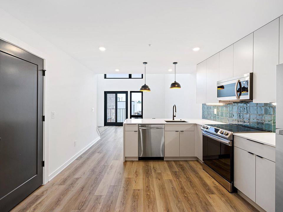 1st image of 17 W Girard Ave #3