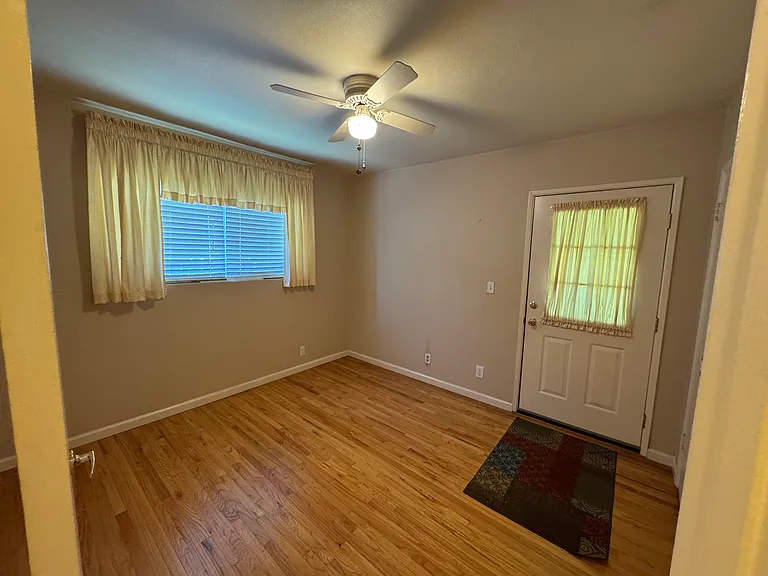 1227 Charlemont Ave — Photo 6