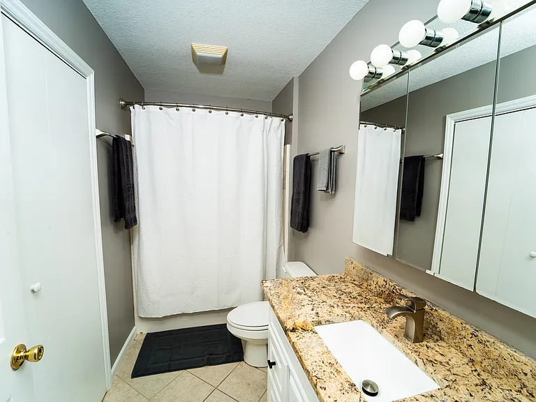 390 Oakview Park Rd — Photo 7