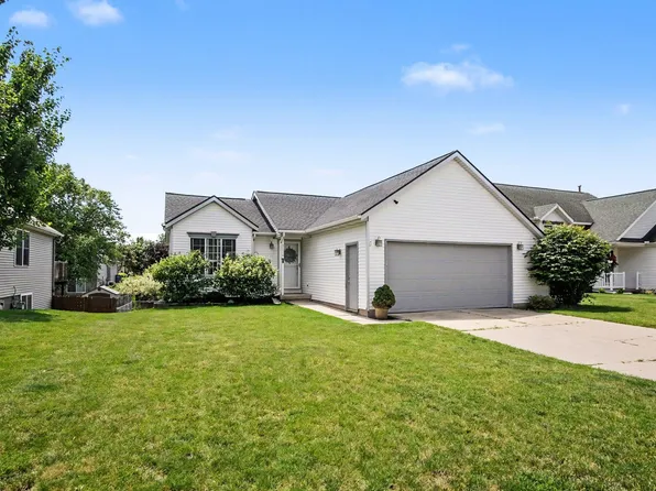 3014 Stonewood St NW, Grand Rapids, MI 49504