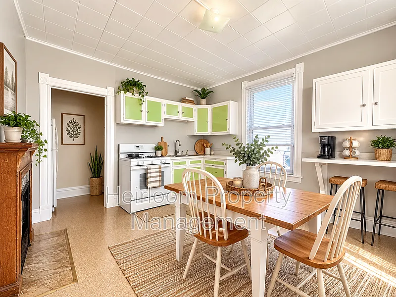 4 bed, 1.0 bath, 1622 sqft, $1,600 — Photo 3