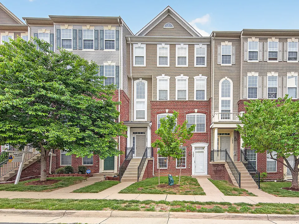 15825 John Diskin Cir