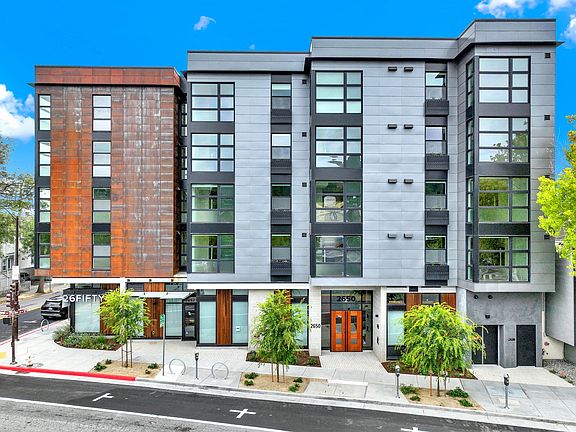 Newly built Berkeley apartments on Telegraph Ave modern living in a prime location.