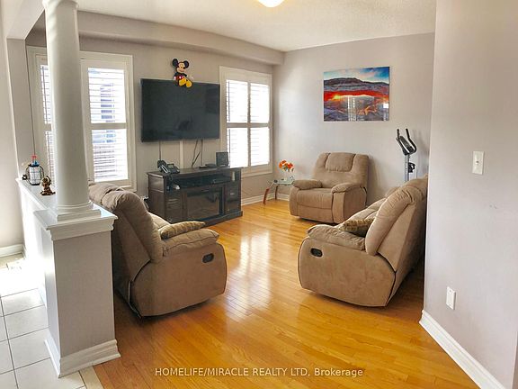 4th image of 88 Summitgreen Cres