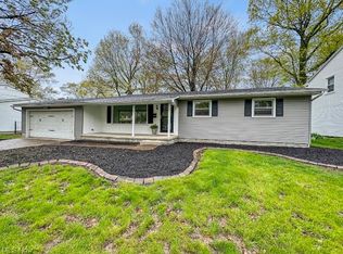 708 Oakridge Dr, Youngstown, OH