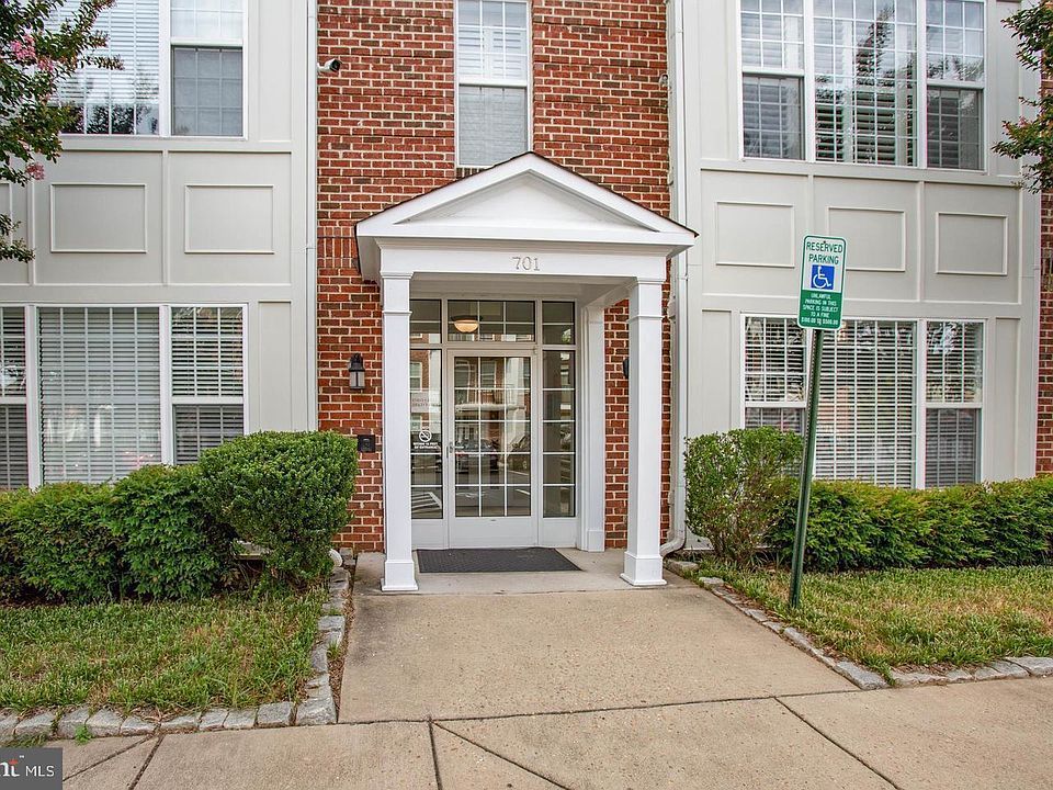 1st image of 701 Cobblestone Blvd Unit 201