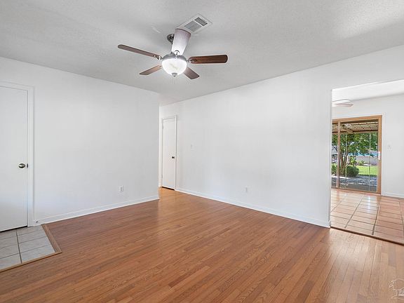 5th image of 661 Herschel St