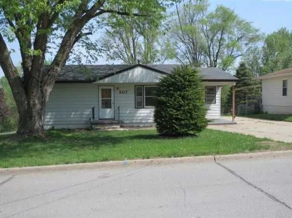 907 Southdale Dr, Des Moines, IA 50315
