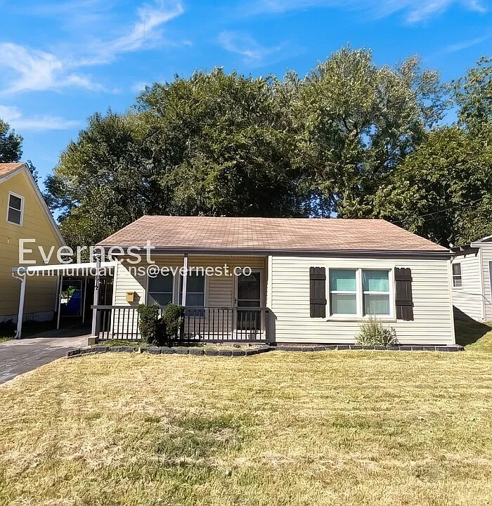 6227 Evergreen Blvd