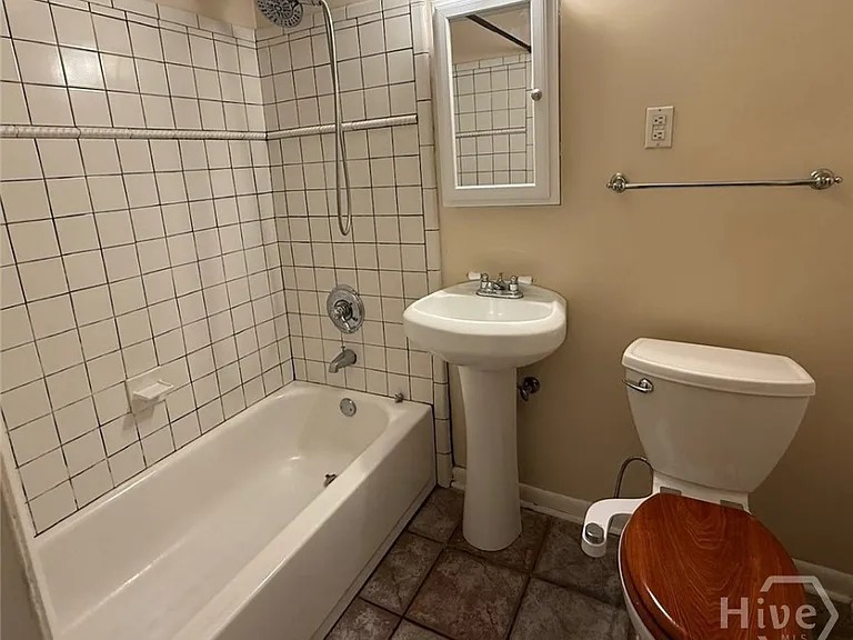 524 Jackson Blvd — Photo 8