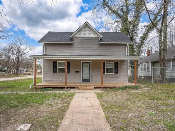 301 E 12th St, Pleasanton, KS 66075