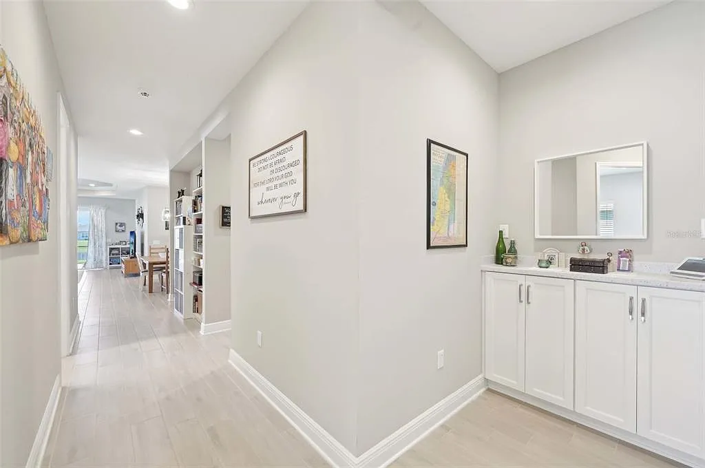 3 bed, 2.0 bath, 1854 sqft, $3,000 — Photo 3