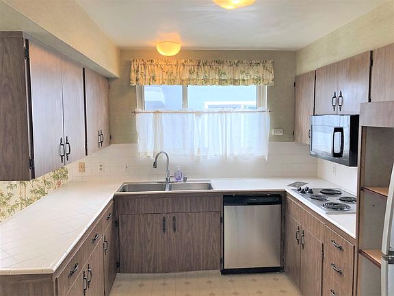5th image of 20 Parkside Ave