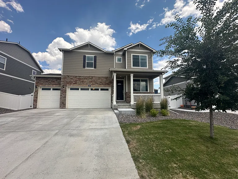 4527 Beauforts Dr — Photo 1
