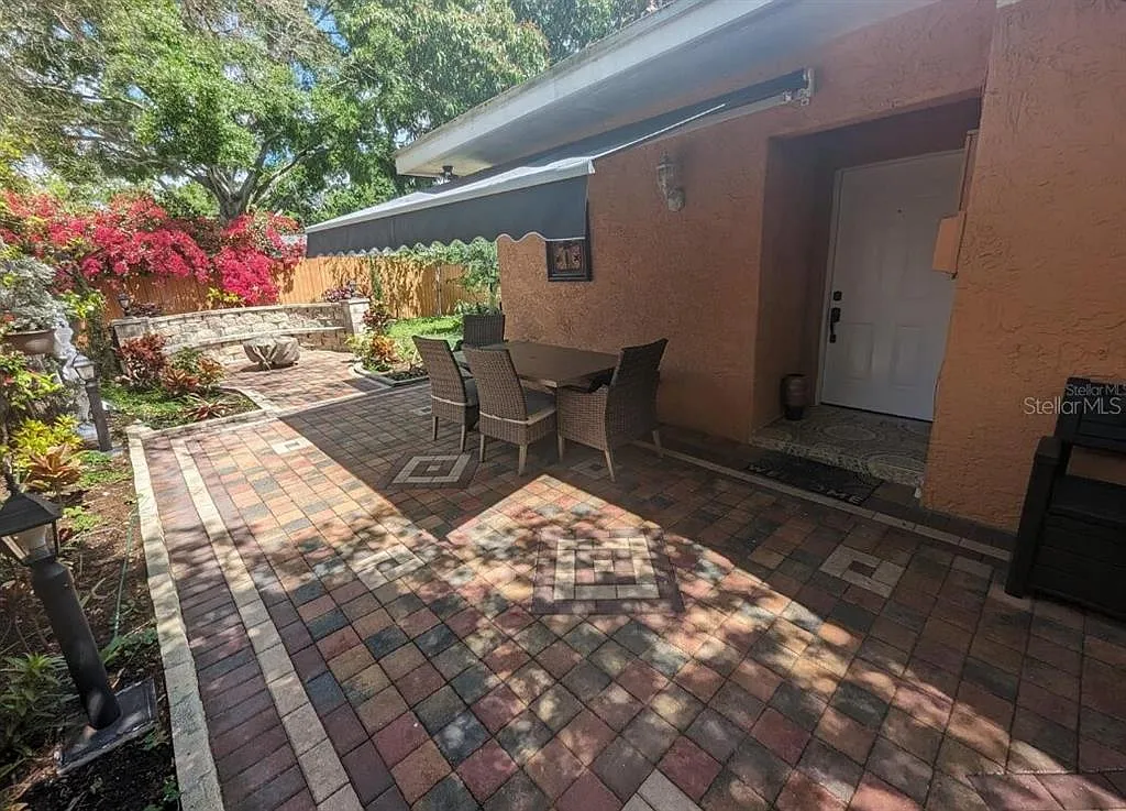 1 bed, 1.0 bath, 725 sqft, $2,000 — Photo 1