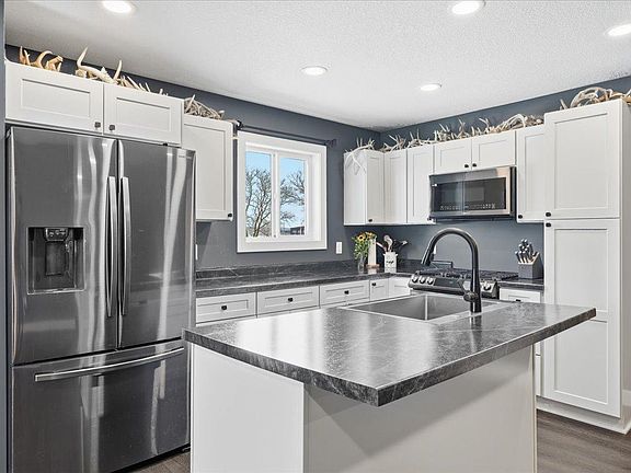 3rd image of 1201 Donald St