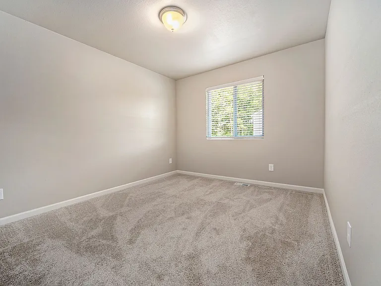 4340 Briarhill Dr — Photo 17