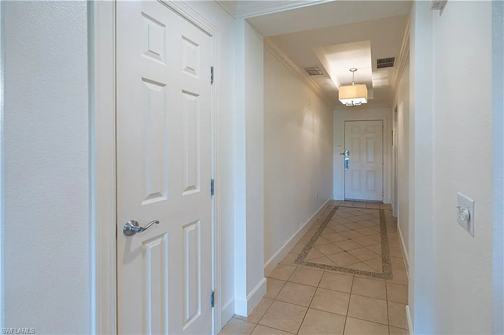 3 bed, 3.0 bath, 1686 sqft, $2,150 — Photo 4