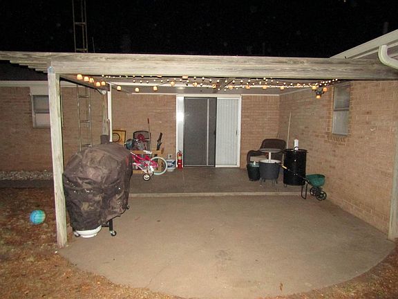5th image of 341 Stadium Dr