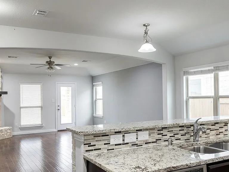 2639 Calmwood Dr — Photo 6