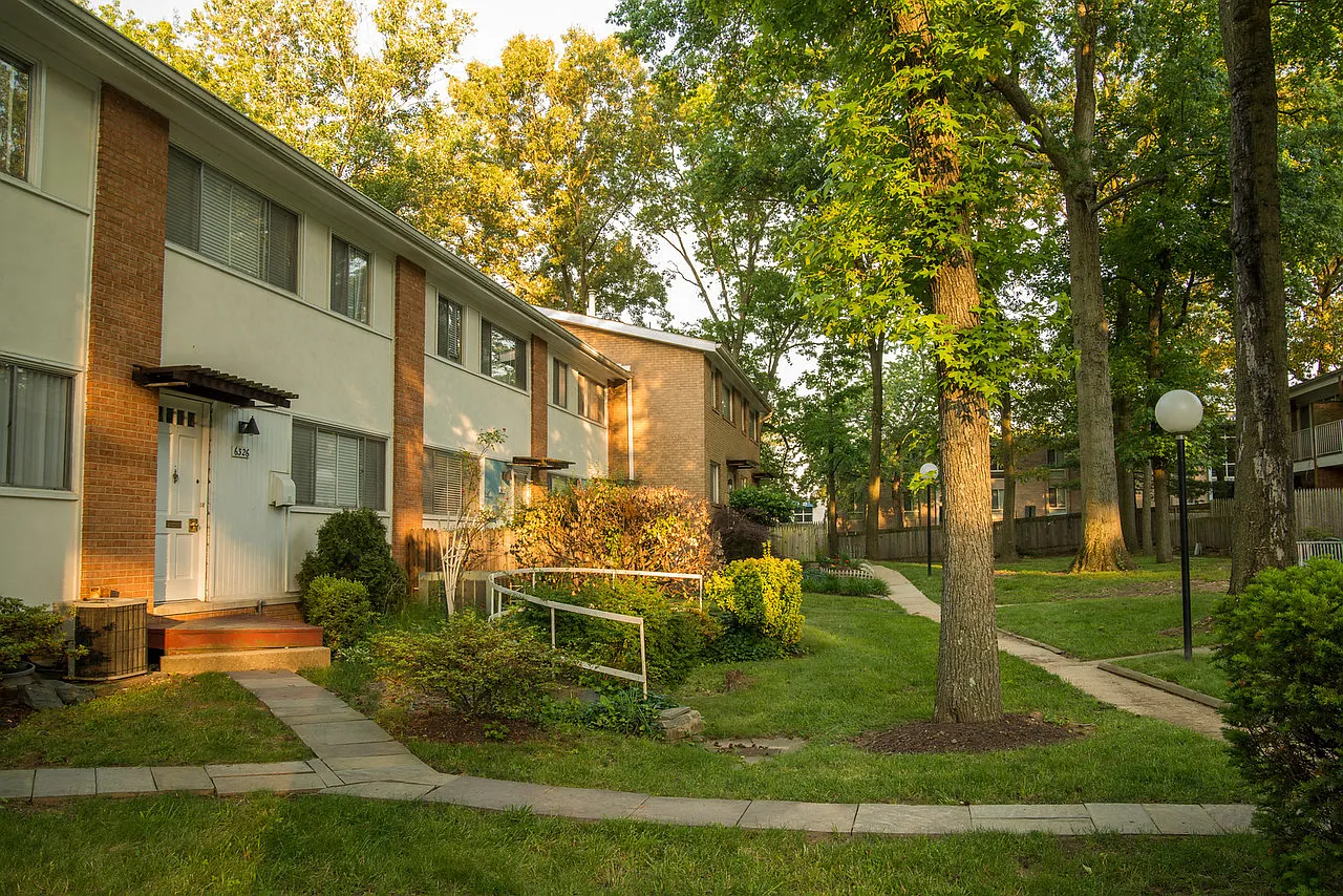 Prince Georgetown — Photo 1