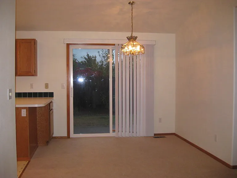 5579 SW Otana Pl — Photo 5